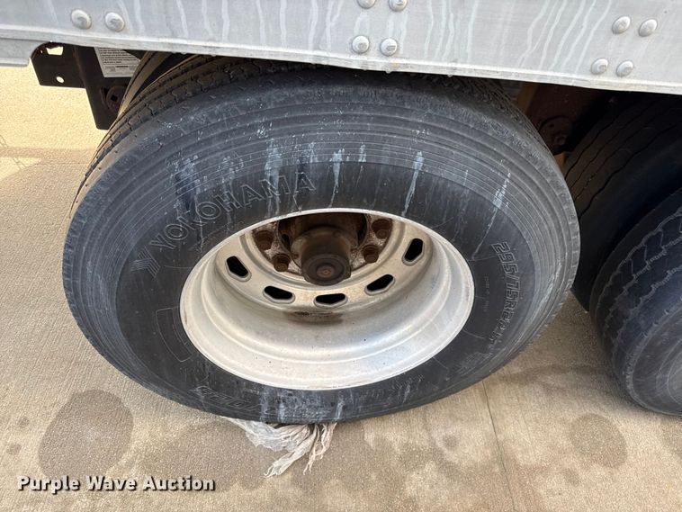 image for item EV6012 2006 Utility  VS2RA refrigerated van trailer