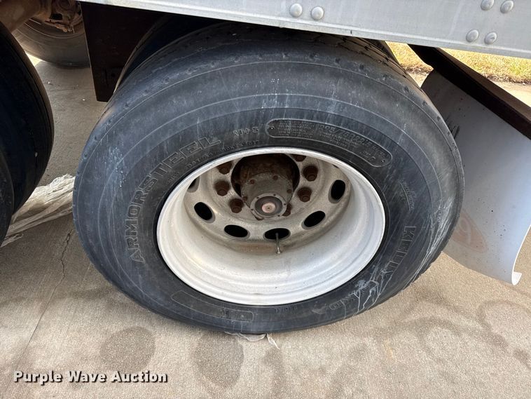 image for item EV6012 2006 Utility  VS2RA refrigerated van trailer