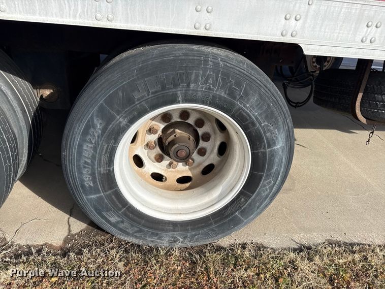 image for item EV6012 2006 Utility  VS2RA refrigerated van trailer