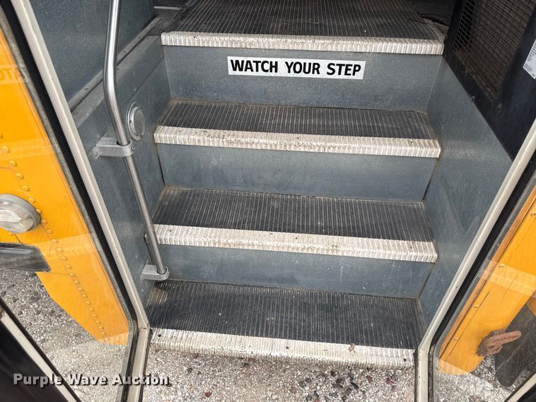 image for item EV6013 2002 International 3000IC school bus