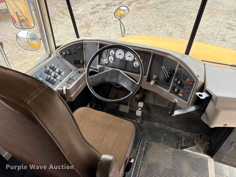 image for item EV6013 2002 International 3000IC school bus