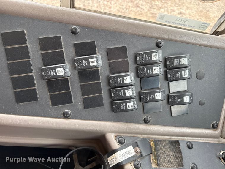 image for item EV6013 2002 International 3000IC school bus