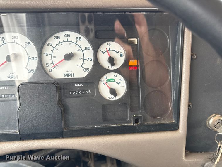 image for item EV6013 2002 International 3000IC school bus