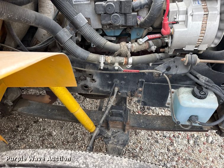 image for item EV6013 2002 International 3000IC school bus