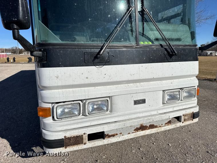 image for item FB0725 1999 Blue Bird Commercial Bus coach bus