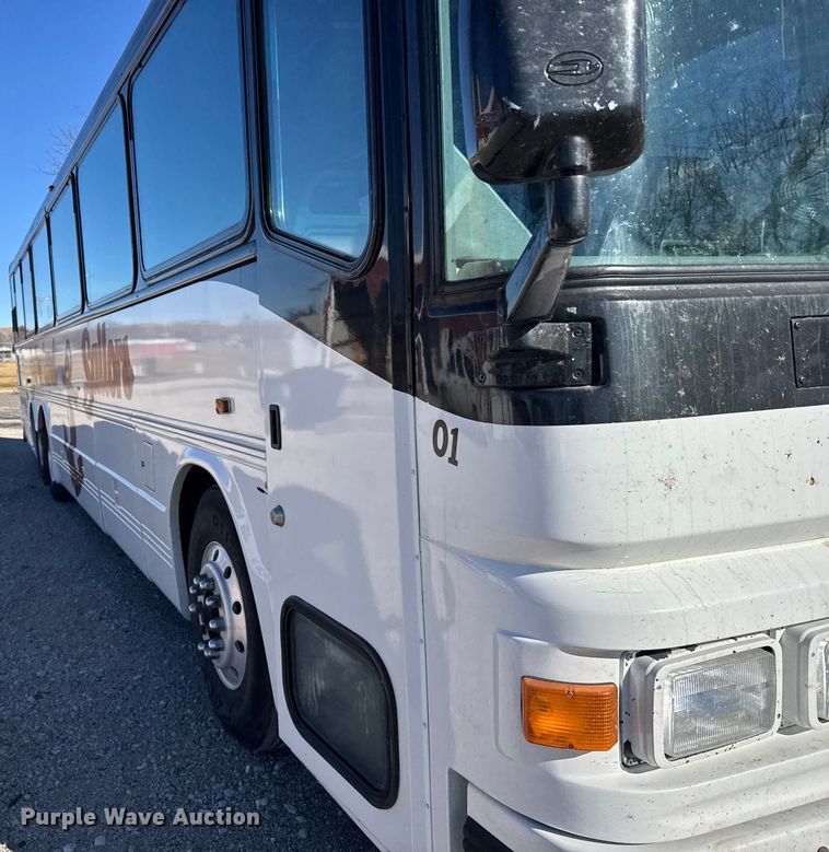 image for item FB0725 1999 Blue Bird Commercial Bus coach bus