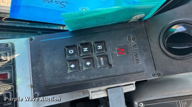 image for item FB0725 1999 Blue Bird Commercial Bus coach bus