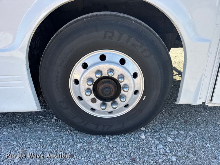 image for item FB0725 1999 Blue Bird Commercial Bus coach bus