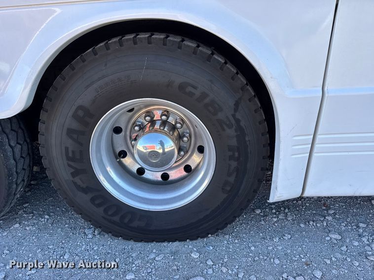 image for item FB0725 1999 Blue Bird Commercial Bus coach bus