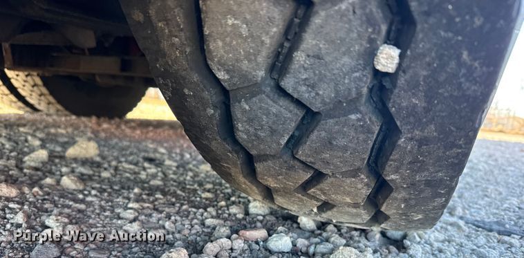 image for item FB0725 1999 Blue Bird Commercial Bus coach bus