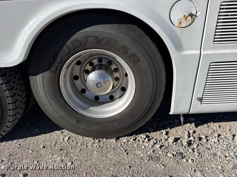 image for item FB0725 1999 Blue Bird Commercial Bus coach bus