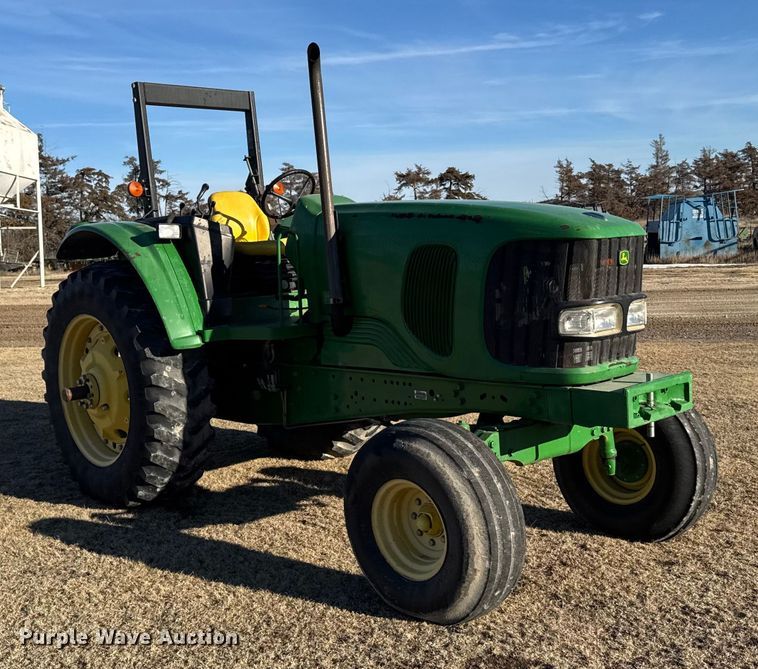 image for item FB0728 2003 John Deere 7320 tractor