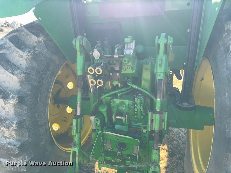 image for item FB0728 2003 John Deere 7320 tractor