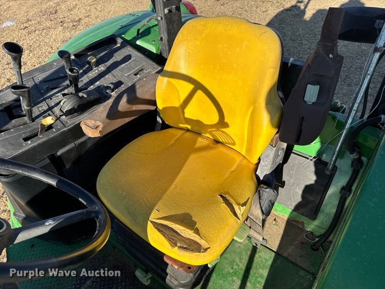 image for item FB0728 2003 John Deere 7320 tractor
