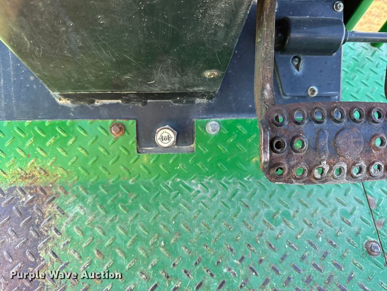 image for item FB0728 2003 John Deere 7320 tractor