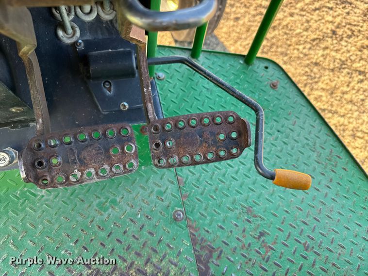 image for item FB0728 2003 John Deere 7320 tractor