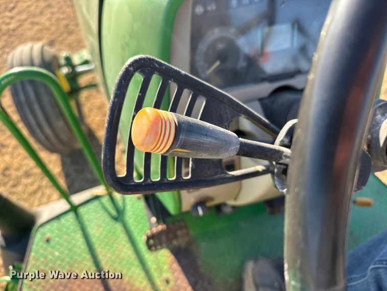 image for item FB0728 2003 John Deere 7320 tractor