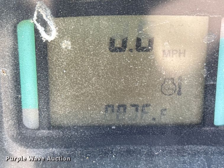 image for item FB0728 2003 John Deere 7320 tractor