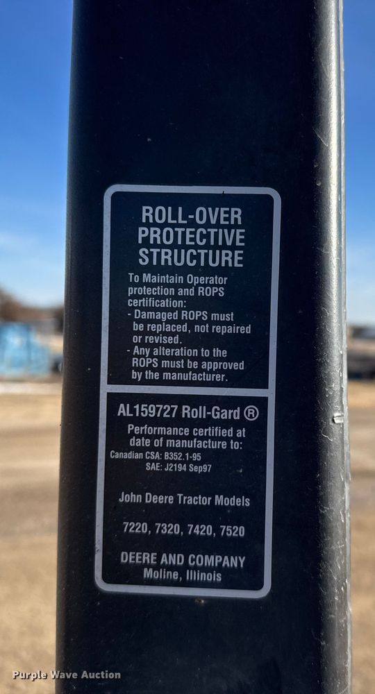 image for item FB0728 2003 John Deere 7320 tractor