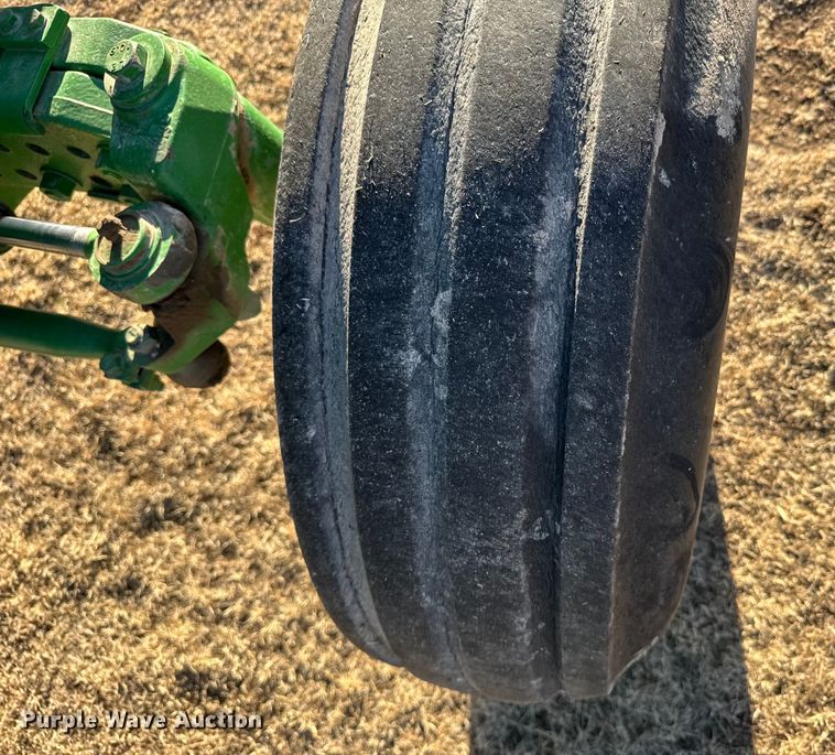 image for item FB0728 2003 John Deere 7320 tractor