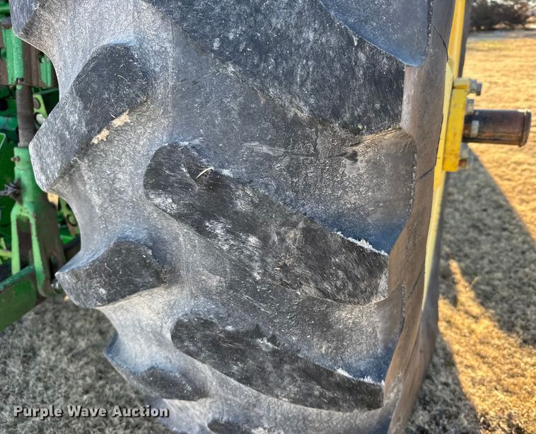 image for item FB0728 2003 John Deere 7320 tractor