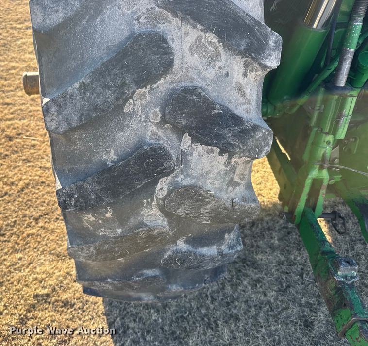 image for item FB0728 2003 John Deere 7320 tractor