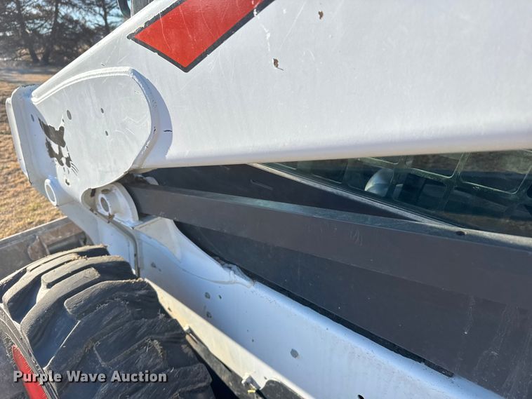 image for item FB0729 2017 Bobcat S595 skid steer loader
