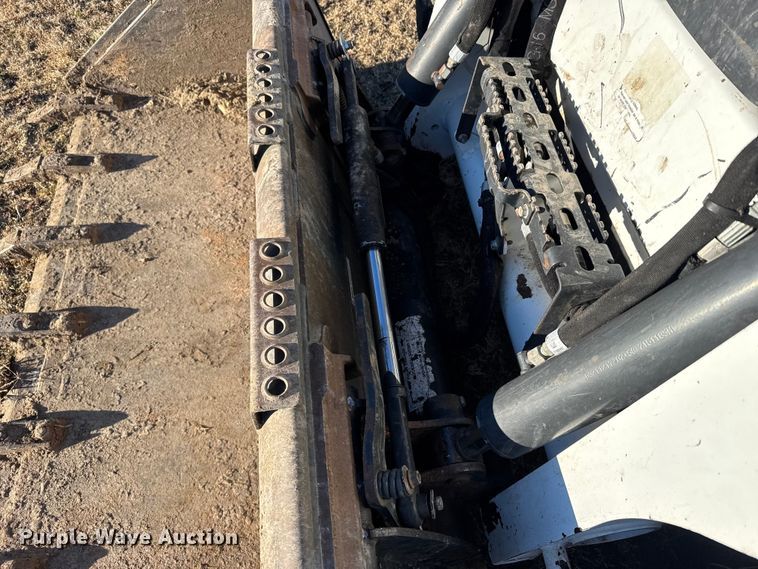 image for item FB0729 2017 Bobcat S595 skid steer loader