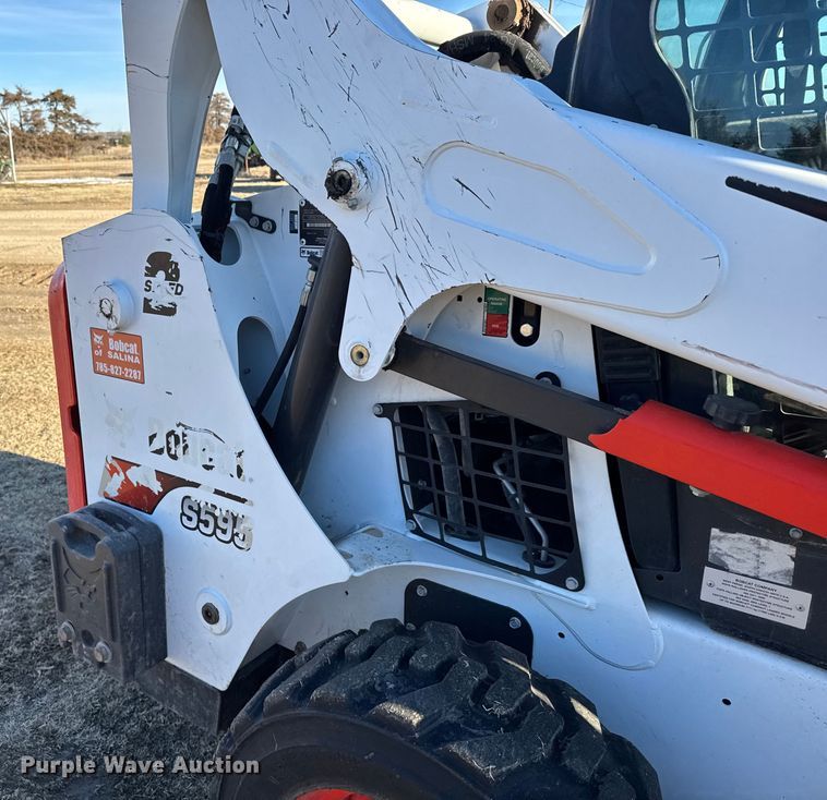 image for item FB0729 2017 Bobcat S595 skid steer loader