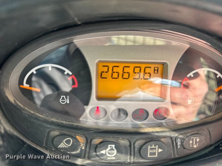 image for item FB0729 2017 Bobcat S595 skid steer loader