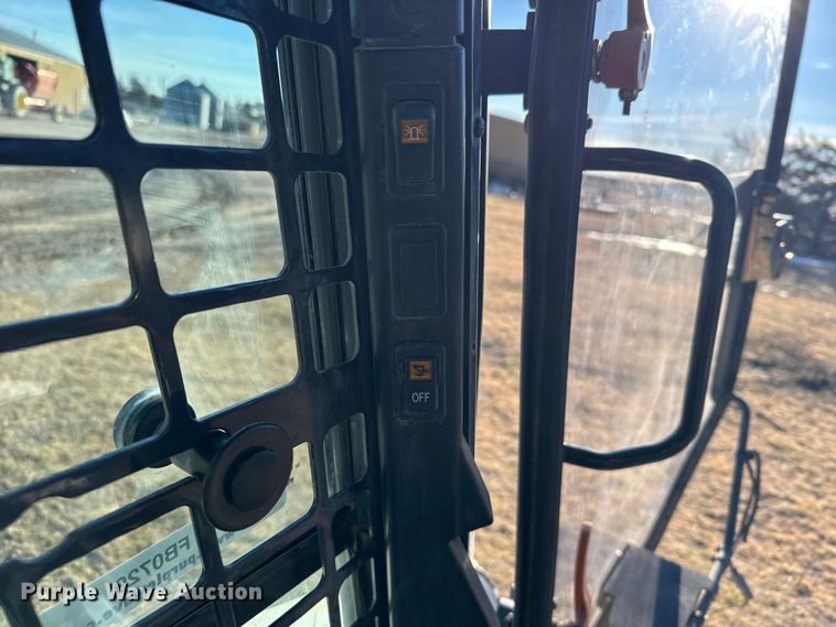 image for item FB0729 2017 Bobcat S595 skid steer loader