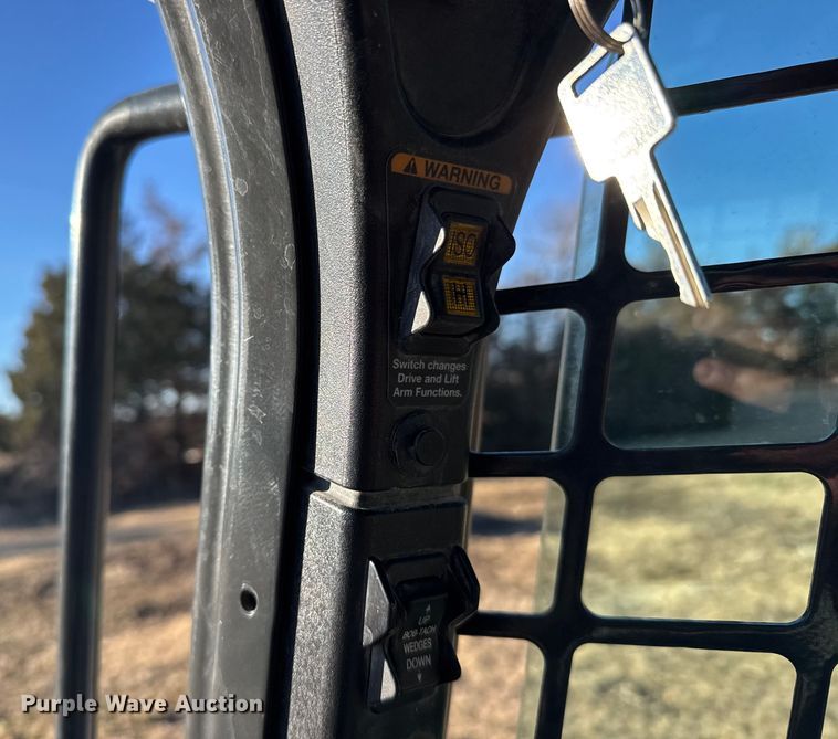 image for item FB0729 2017 Bobcat S595 skid steer loader