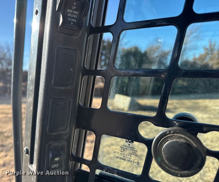 image for item FB0729 2017 Bobcat S595 skid steer loader