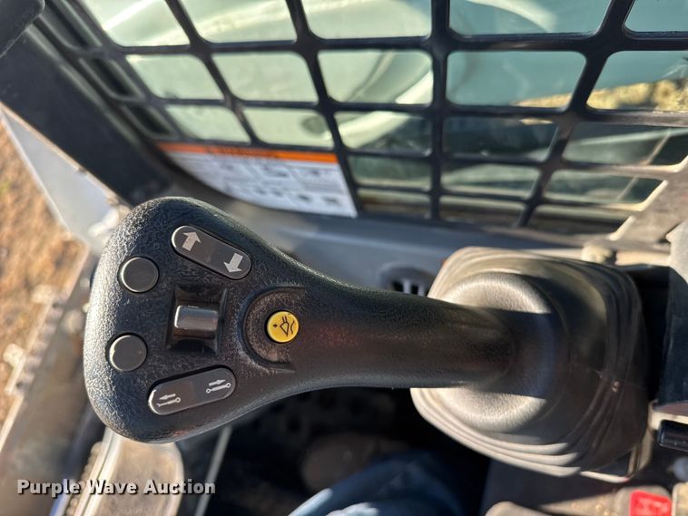 image for item FB0729 2017 Bobcat S595 skid steer loader