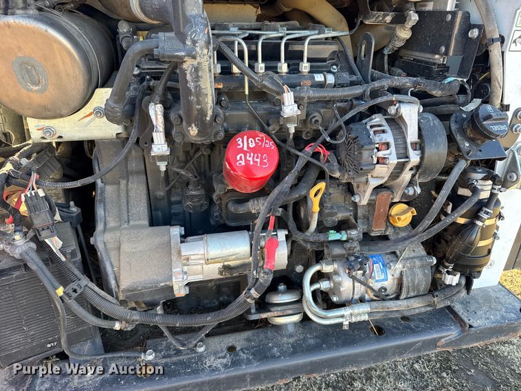 image for item FB0729 2017 Bobcat S595 skid steer loader