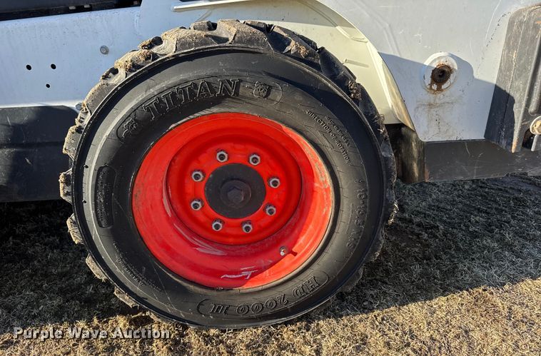 image for item FB0729 2017 Bobcat S595 skid steer loader