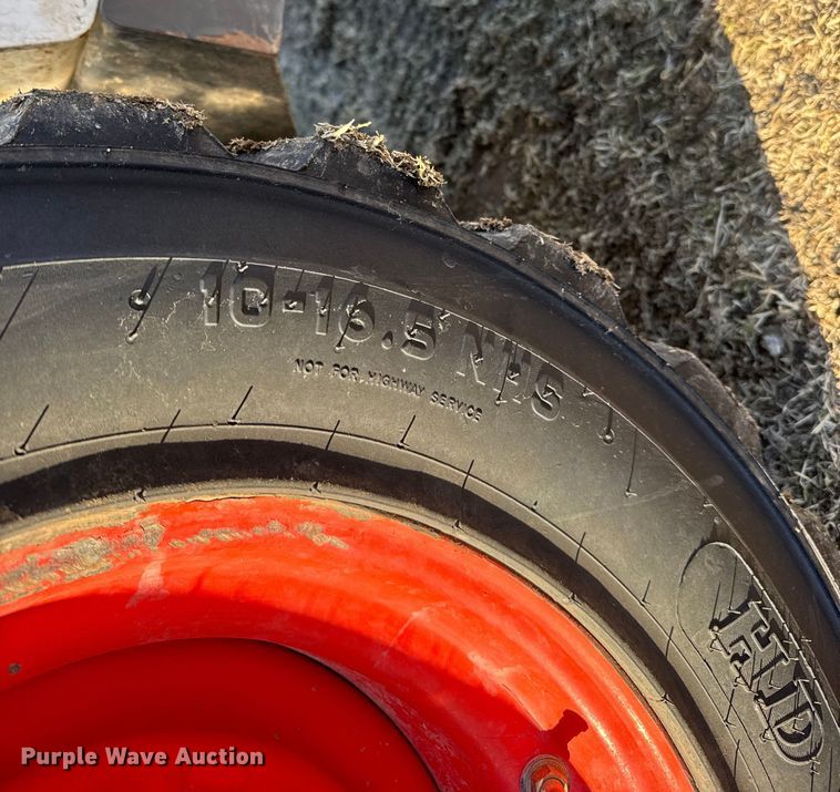 image for item FB0729 2017 Bobcat S595 skid steer loader