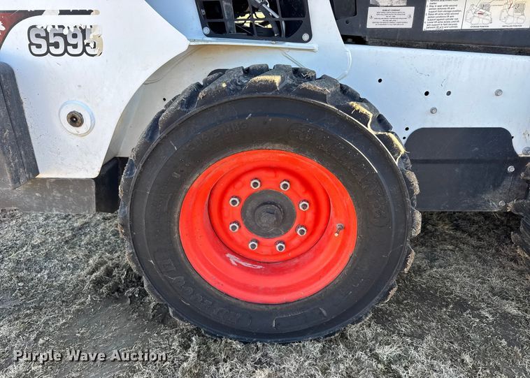 image for item FB0729 2017 Bobcat S595 skid steer loader