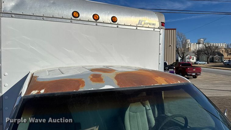 image for item FB0731 2003 Chevrolet Express 3500 box truck