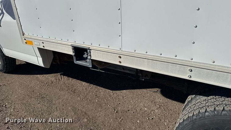 image for item FB0731 2003 Chevrolet Express 3500 box truck