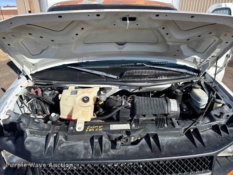 image for item FB0731 2003 Chevrolet Express 3500 box truck