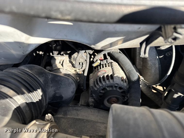 image for item FB0731 2003 Chevrolet Express 3500 box truck