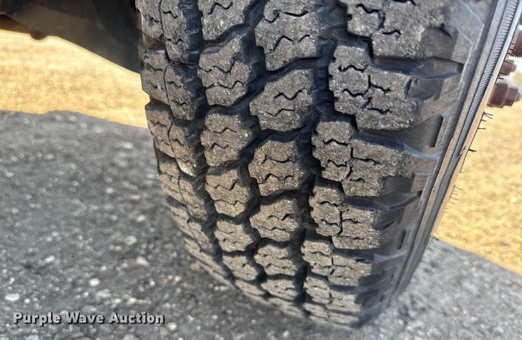 image for item FB0731 2003 Chevrolet Express 3500 box truck