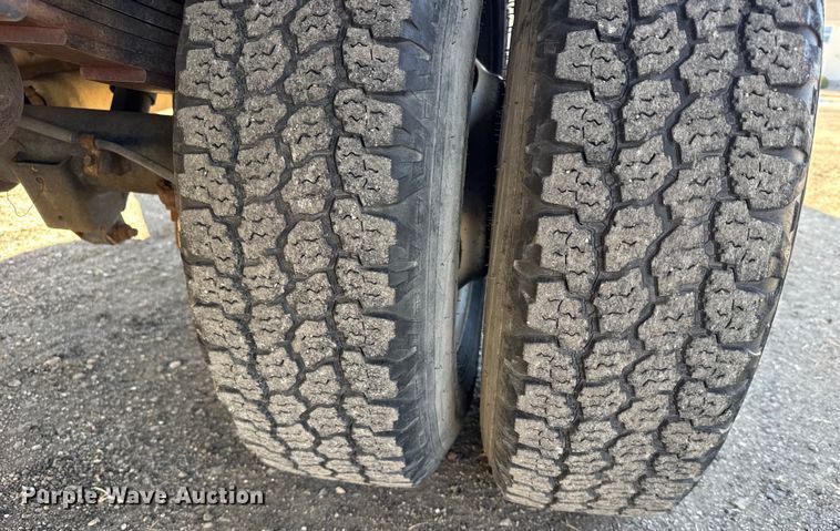 image for item FB0731 2003 Chevrolet Express 3500 box truck