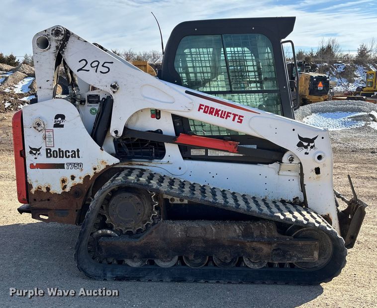 image for item FB2989 2016 Bobcat T750 tracked skid steer loader