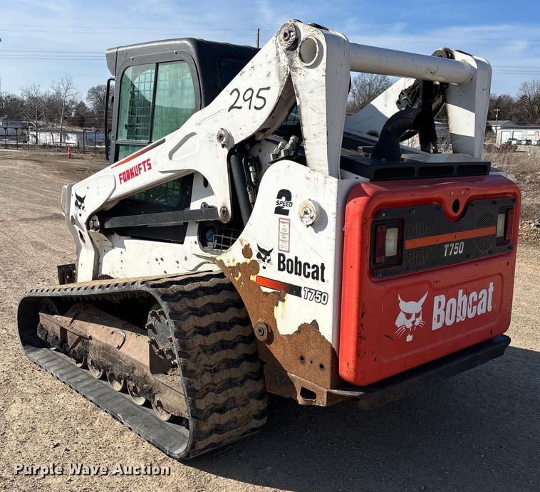 image for item FB2989 2016 Bobcat T750 tracked skid steer loader
