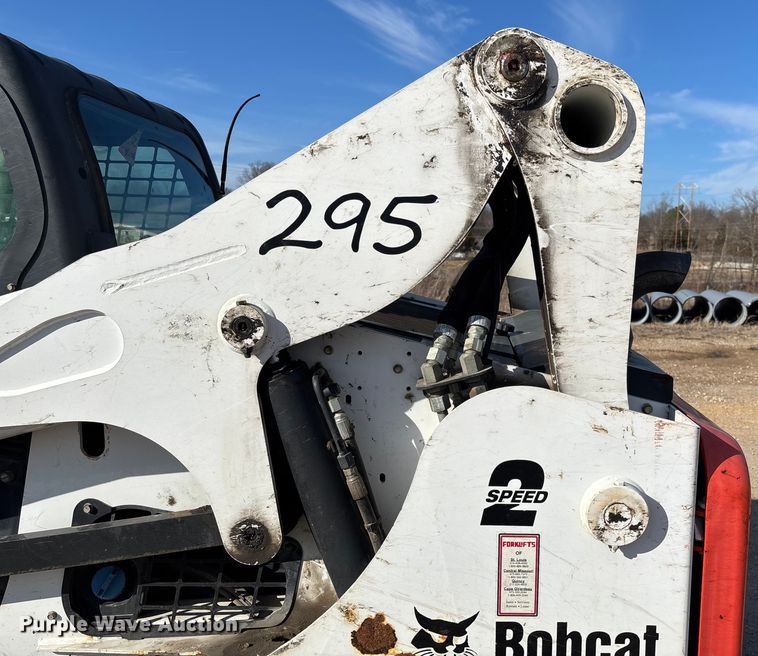 image for item FB2989 2016 Bobcat T750 tracked skid steer loader