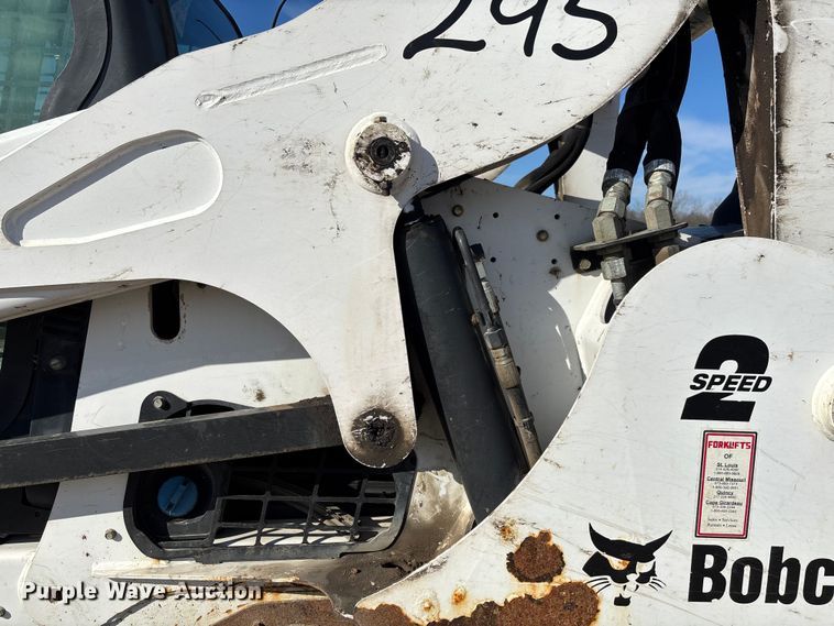 image for item FB2989 2016 Bobcat T750 tracked skid steer loader