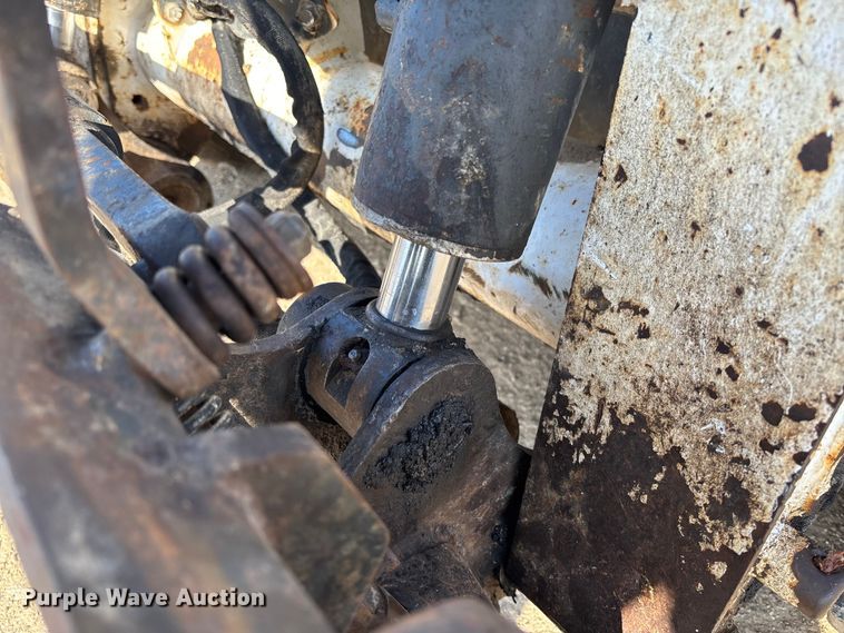 image for item FB2989 2016 Bobcat T750 tracked skid steer loader