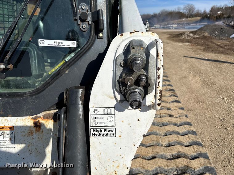 image for item FB2989 2016 Bobcat T750 tracked skid steer loader